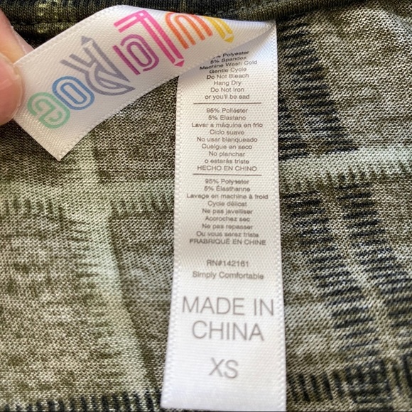 LuLaRoe Plaid V-Neck Short Sleeve Christy Tee XS - Picture 4 of 4